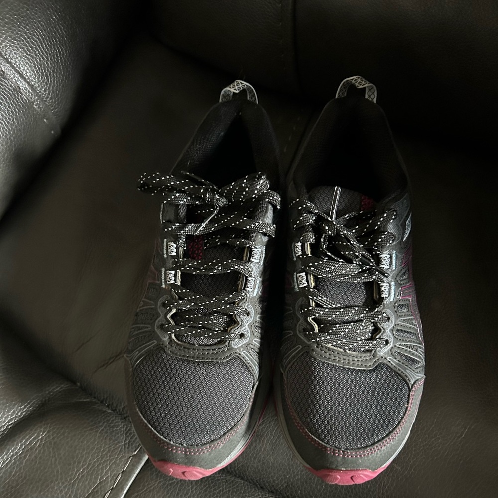 ASICS Gel - Women’s Sneakers size 6 1/2